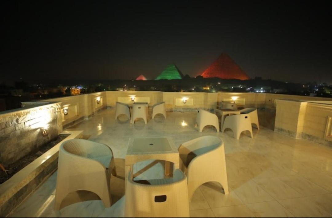 Richard Pyramids * Kairo